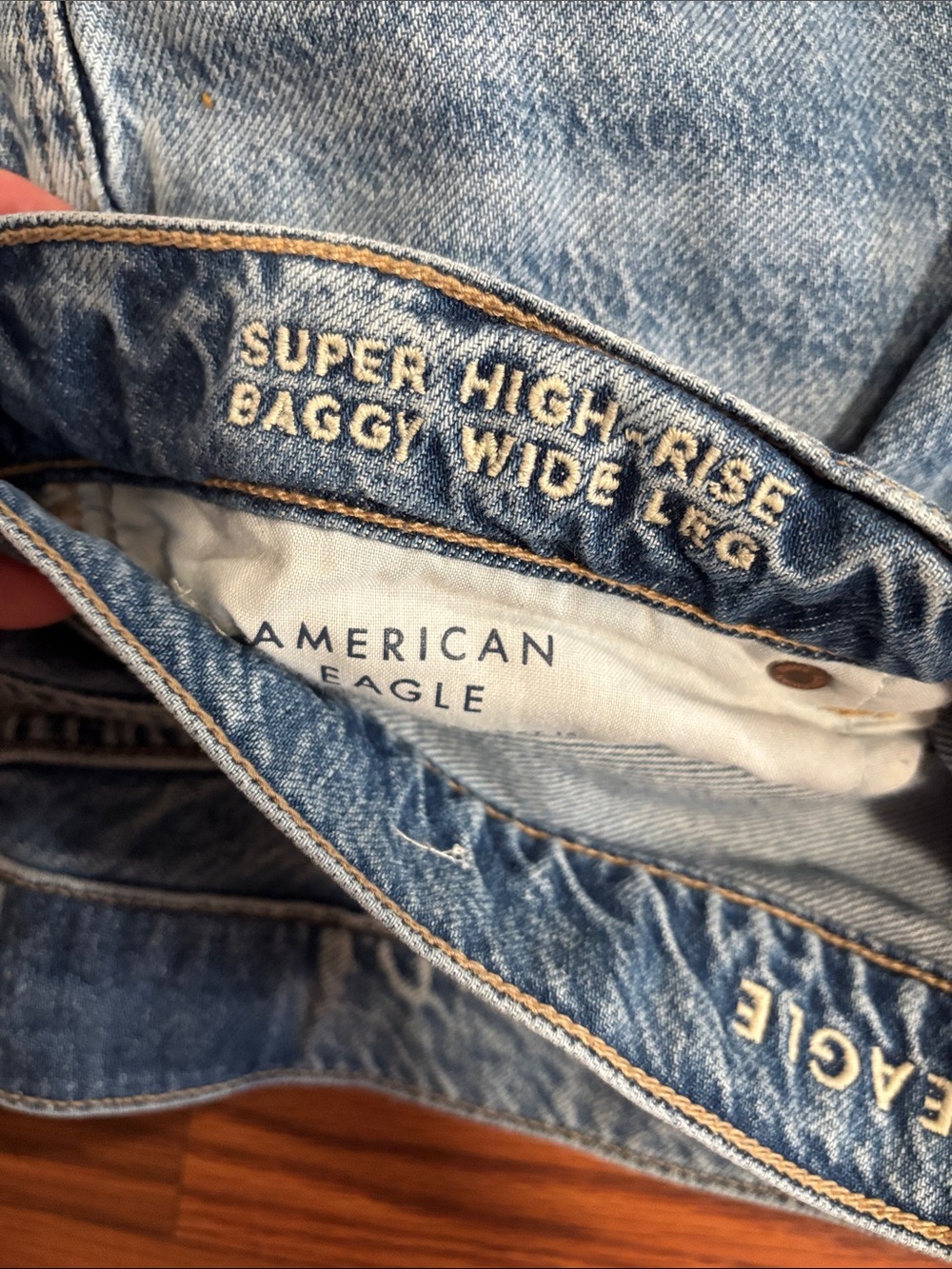 American Eagle Super High Rise Baggy Wide Leg Jeans - Picture 3 of 4